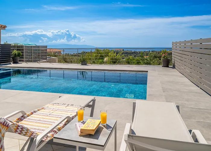 Fiora 트라페자키